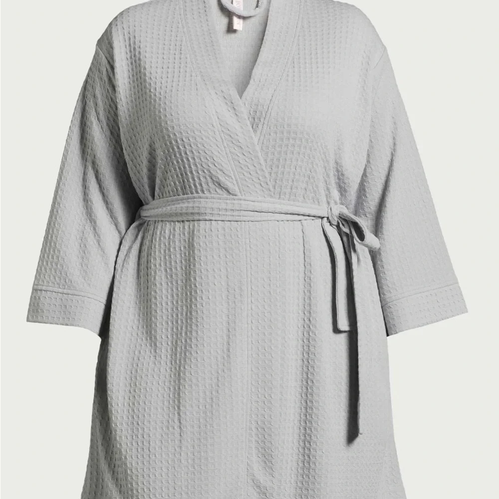 Joyspun Soft Silver Waffle Knit Kimono Tie Close Robe - Picture 5 of 16